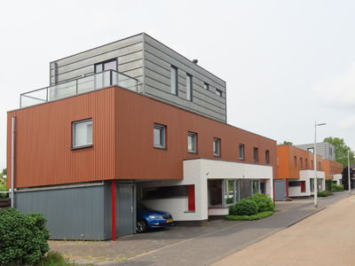915046 Gezicht op de woningen Birstumerraklaan 6 (rechts)-7 in de buurt Langerak in de wijk Leidsche Rijn te Utrecht.